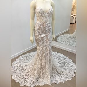 BERTA PRIVEE SAMPLE SALE!! 20-P02 Wedding Gown